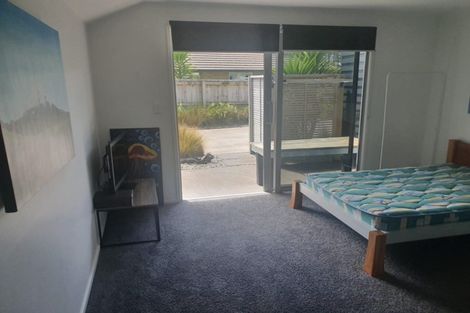 Photo of property in 17a Heta Road, Highlands Park, New Plymouth, 4312