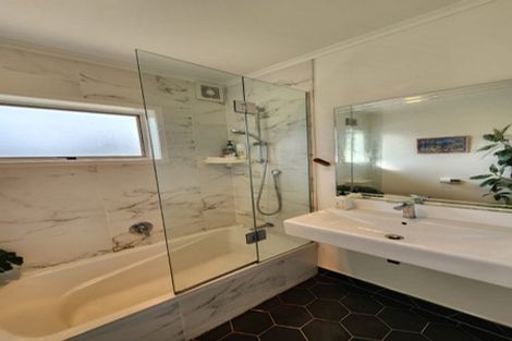 Photo of property in 2/166 Verbena Road, Birkdale, Auckland, 0626