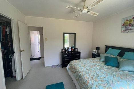 Photo of property in 123 Golfland Drive, Golflands, Auckland, 2013