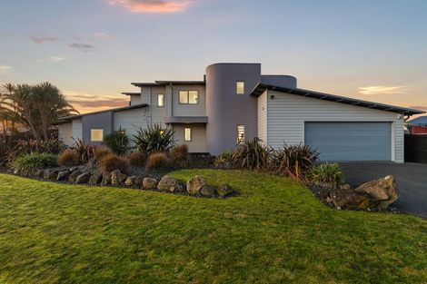 Photo of property in 12 Sandalwood Place, Waimairi Beach, Christchurch, 8083