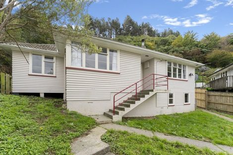 Photo of property in 20 Greer Crescent, Tawa, Wellington, 5028