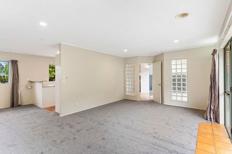 Photo of property in 1 Halldene Terrace, Red Beach, 0932