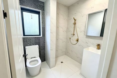 Photo of property in 95a Oreil Avenue, West Harbour, Auckland, 0618