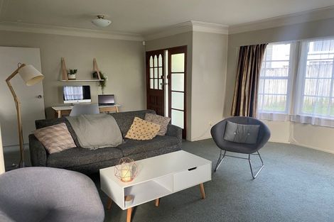 Photo of property in 96 Lantana Road, Green Bay, Auckland, 0604