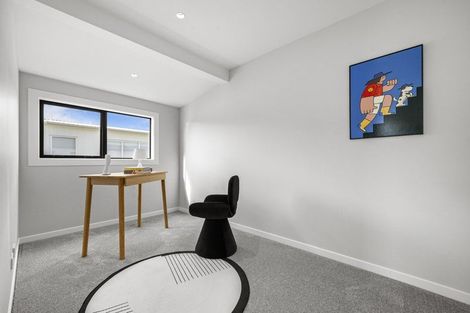 Photo of property in 18 Pukeko Road, Hobsonville, 0616