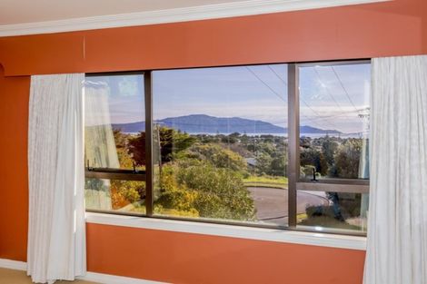 Photo of property in 18 Kawau Grove, Waikanae Beach, Waikanae, 5036