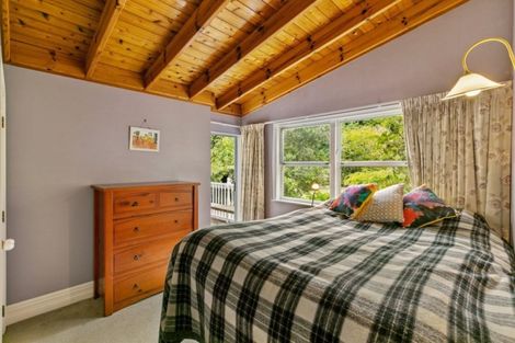 Photo of property in 207 Woodlands Park Road, Titirangi, Auckland, 0604