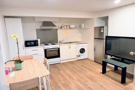 Photo of property in 164 Newlands Road, Newlands, Wellington, 6037