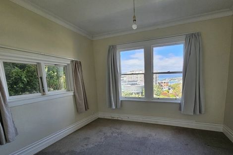 Photo of property in 88 Kelburn Parade, Kelburn, Wellington, 6012