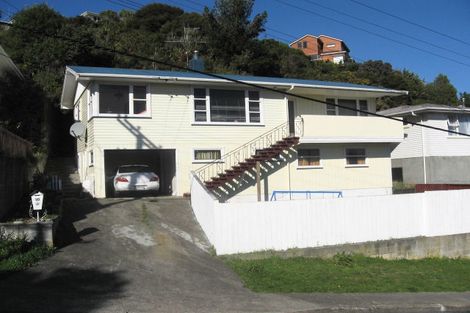 Photo of property in 20 Manor Drive, Stokes Valley, Lower Hutt, 5019