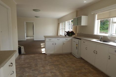 Photo of property in 2 Saint Leonard Street, Saint Johns Hill, Whanganui, 4501