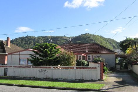 Photo of property in 9 Peck Street, Taita, Lower Hutt, 5011