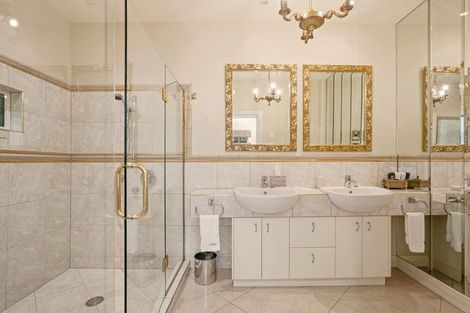 Photo of property in 214 Main Road South, Raumati South, Paraparaumu, 5032