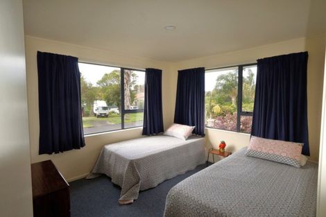 Photo of property in 33 Shearwater Street, One Tree Point, 0118