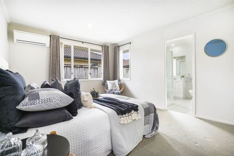 Photo of property in 11 Holcroft Place, Huntington, Hamilton, 3210