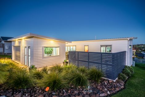 Photo of property in 15 Weka Street, Mangawhai, 0505