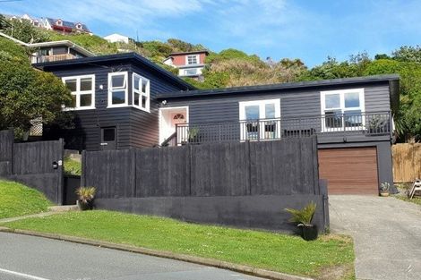 Photo of property in 6 View Road, Titahi Bay, Porirua, 5022