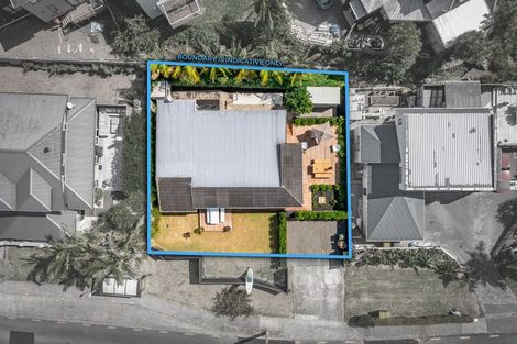 Photo of property in 1/86 Beach Road, Castor Bay, Auckland, 0620