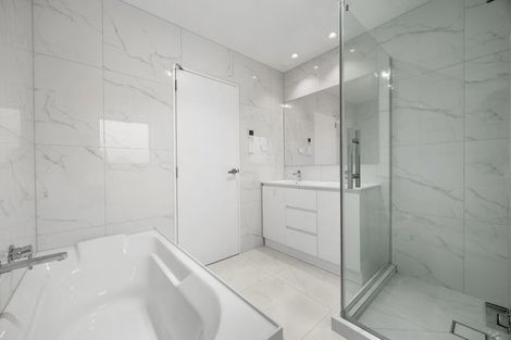 Photo of property in 43a Fitzherbert Avenue, West Harbour, Auckland, 0618