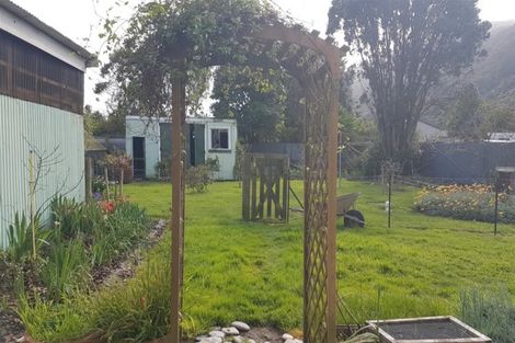 Photo of property in 7 Greenfield Street, Hector, 7822