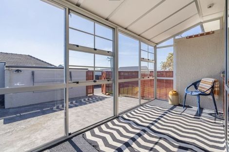 Photo of property in 27 Isadore Road, Saint Clair, Dunedin, 9012