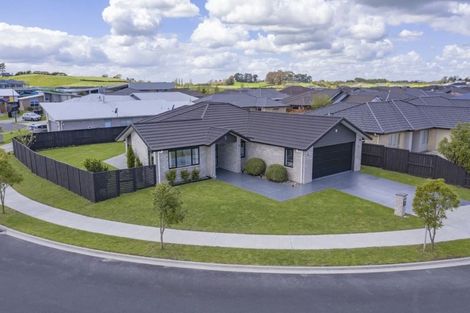 Photo of property in 14 Piwakawaka Court, Rototuna North, Hamilton, 3210