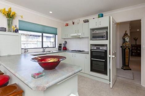 Photo of property in 8 Cranbrook Grove, Waikanae, 5036