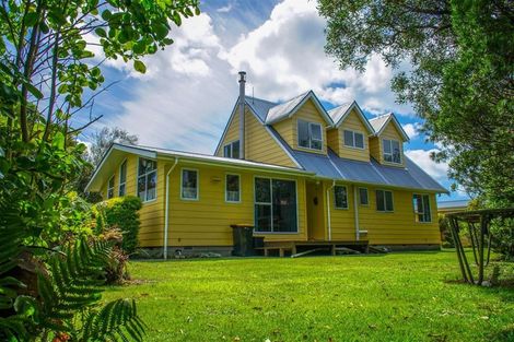 Photo of property in 37 Wakefield Street, Westport, 7825