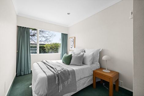 Photo of property in 16 Howard Road, Taradale, Napier, 4112