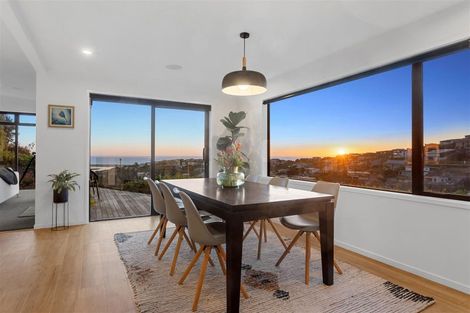 Photo of property in 17 Drayton Drive, Mount Pleasant, Christchurch, 8081