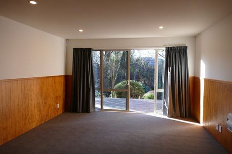 Photo of property in 9 Athol Terrace, Upper Riccarton, Christchurch, 8041