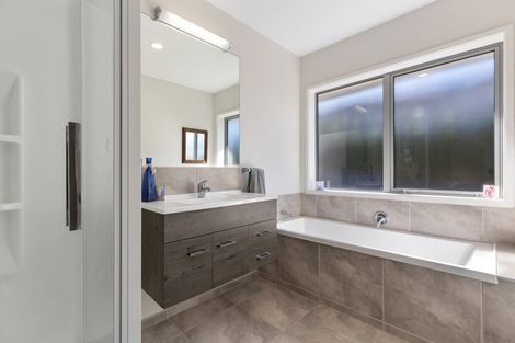 Photo of property in 1 Penetaka Heights, Pyes Pa, Tauranga, 3112