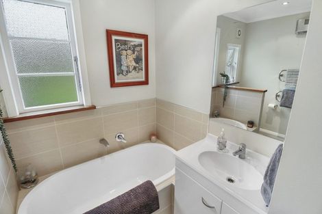 Photo of property in 75 Guy Avenue, Takaro, Palmerston North, 4410