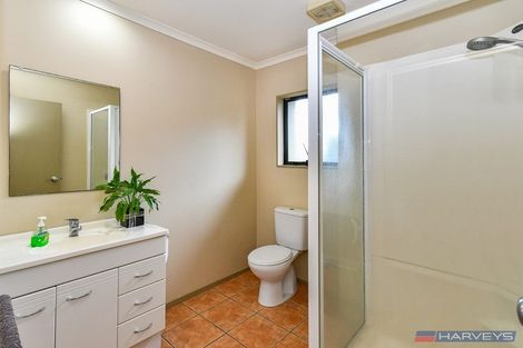 Photo of property in 12 Watervista Place, Mangere Bridge, Auckland, 2022