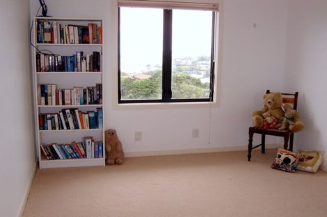 Photo of property in 7 Imran Terrace, Khandallah, Wellington, 6035