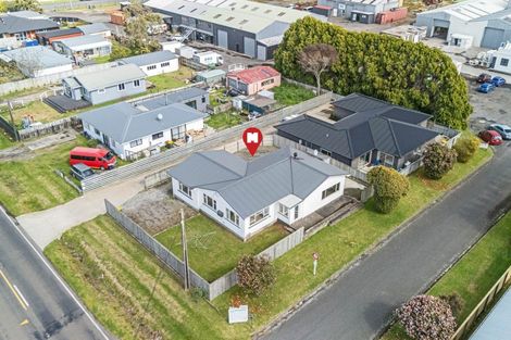 Photo of property in 44 Egmont Road, Waiwhakaiho, New Plymouth, 4312
