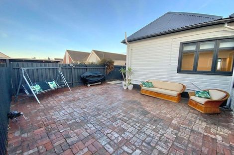 Photo of property in 64 Oxford Street, South Dunedin, Dunedin, 9012