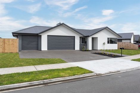 Photo of property in 10 Angus Place, Rangiora, 7400