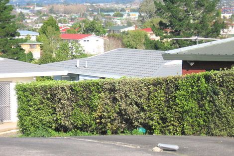 Photo of property in 2/18 Moxham Grove, Massey, Auckland, 0614