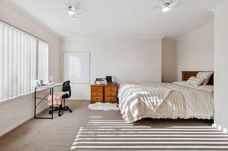 Photo of property in 19 The Enclave, Totara Heights, Auckland, 2105