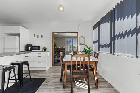 Photo of property in 21 Battiscombe Terrace, Waitara, 4320