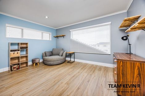 Photo of property in 144 Keri Vista Rise, Papakura, 2110