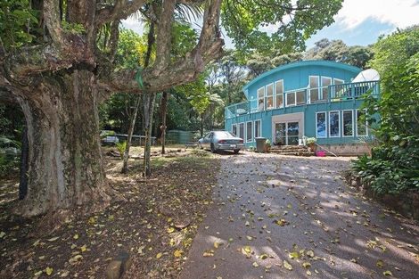 Photo of property in 4 Okoka Road, Omiha, Waiheke Island, 1081