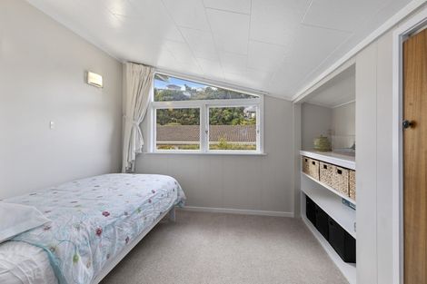 Photo of property in 1 Clematis Grove, Maungaraki, Lower Hutt, 5010