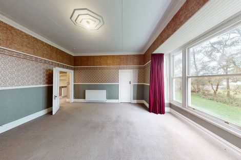 Photo of property in 215 Bridge Street, Bulls, 4818