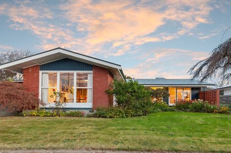 Photo of property in 11 Tuirau Place, Ilam, Christchurch, 8041