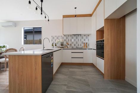 Photo of property in 32 Hari Road, Karaka, 2113