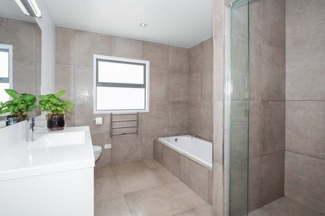 Photo of property in 58a Pitau Road, Mount Maunganui, 3116