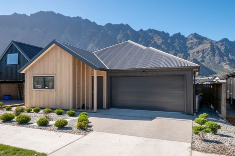 Photo of property in 19 Grain Close, Jacks Point, 9371