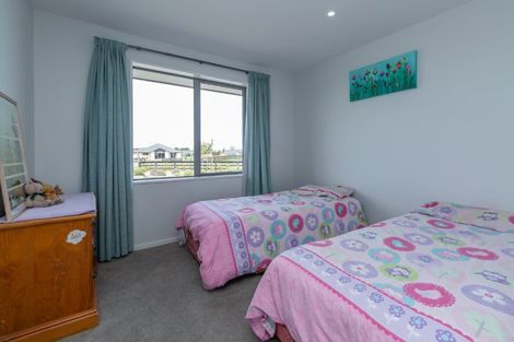 Photo of property in 18 Whitcombe Place, Darfield, 7571